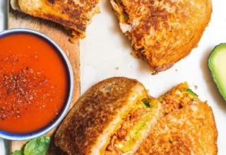 Chipotle chicken avocado melt