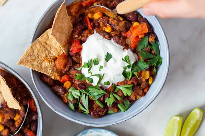 Dutch Oven Chili Recipe - Eat Freshs