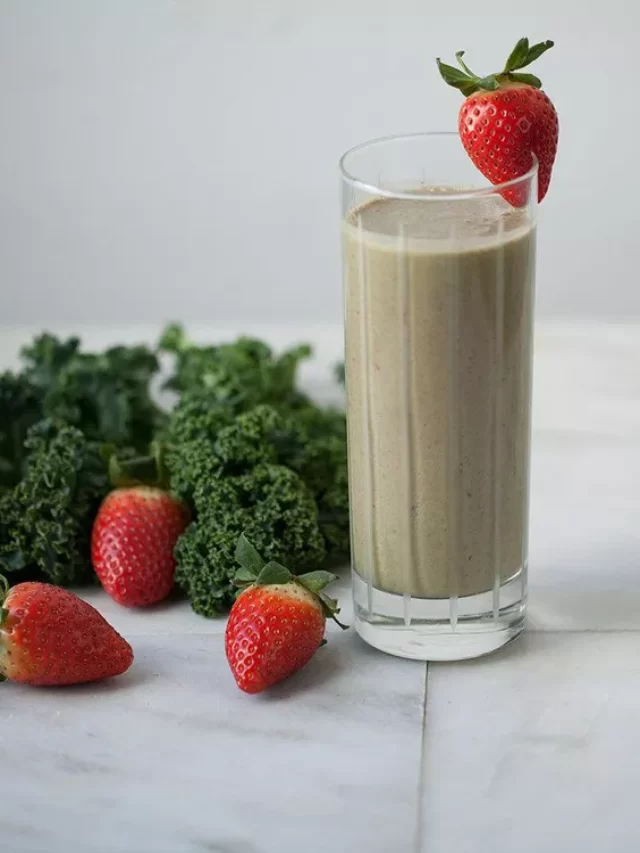 2. Peanut Butter-Strawberry-Kale Smoothie
