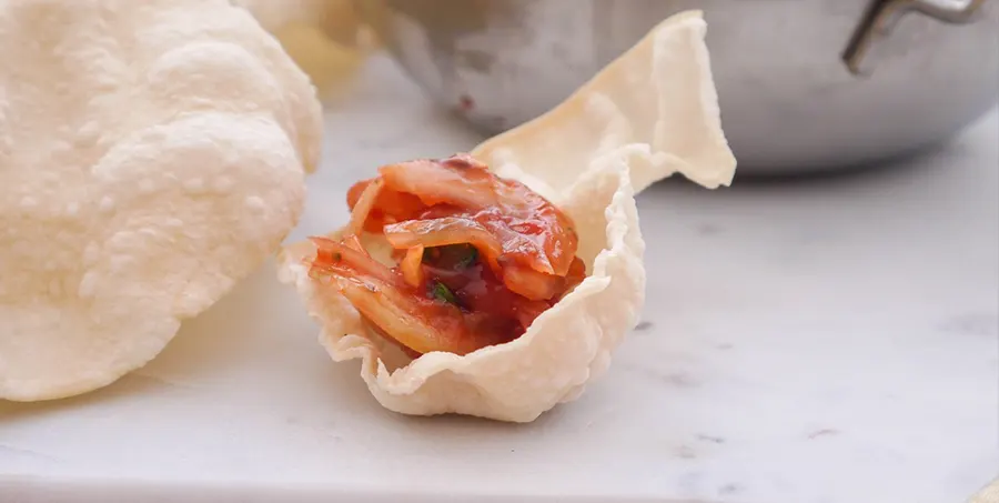 How to make spicy onions for poppadoms
