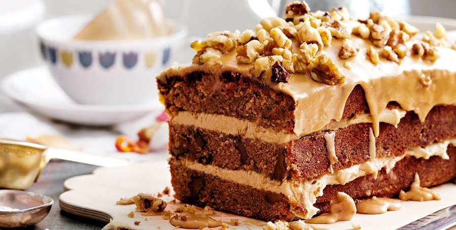 How To Serve Mary Berry Coffee And Walnut Cake Recipe?