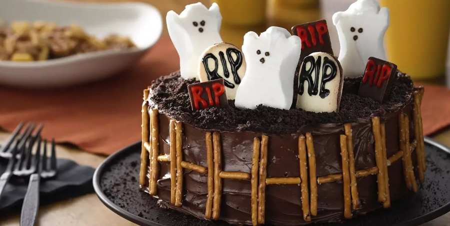 How To Serve Chocolate Halloween Cake Recipe?